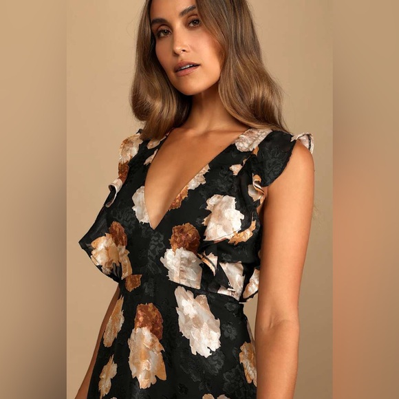 NWT Lulus No Introductions Needed Black Burnout Floral Tiered Maxi Dress LG - Picture 2 of 13